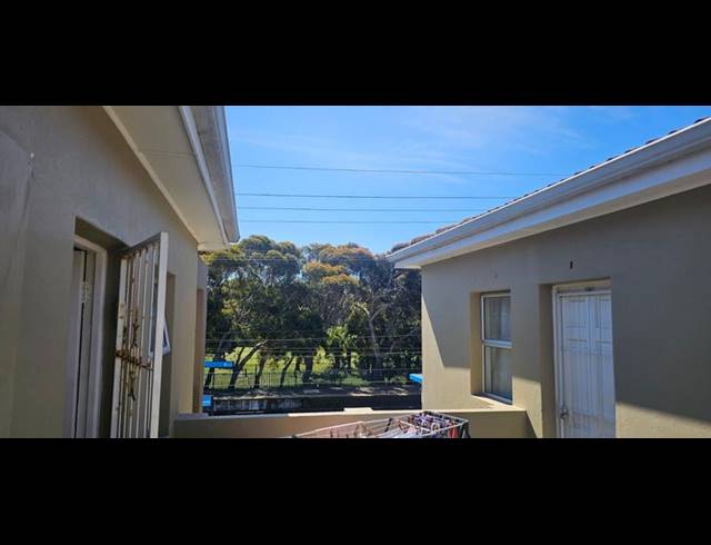 2 BEDROOM APARTMENT FOR SALE IN THORNTON